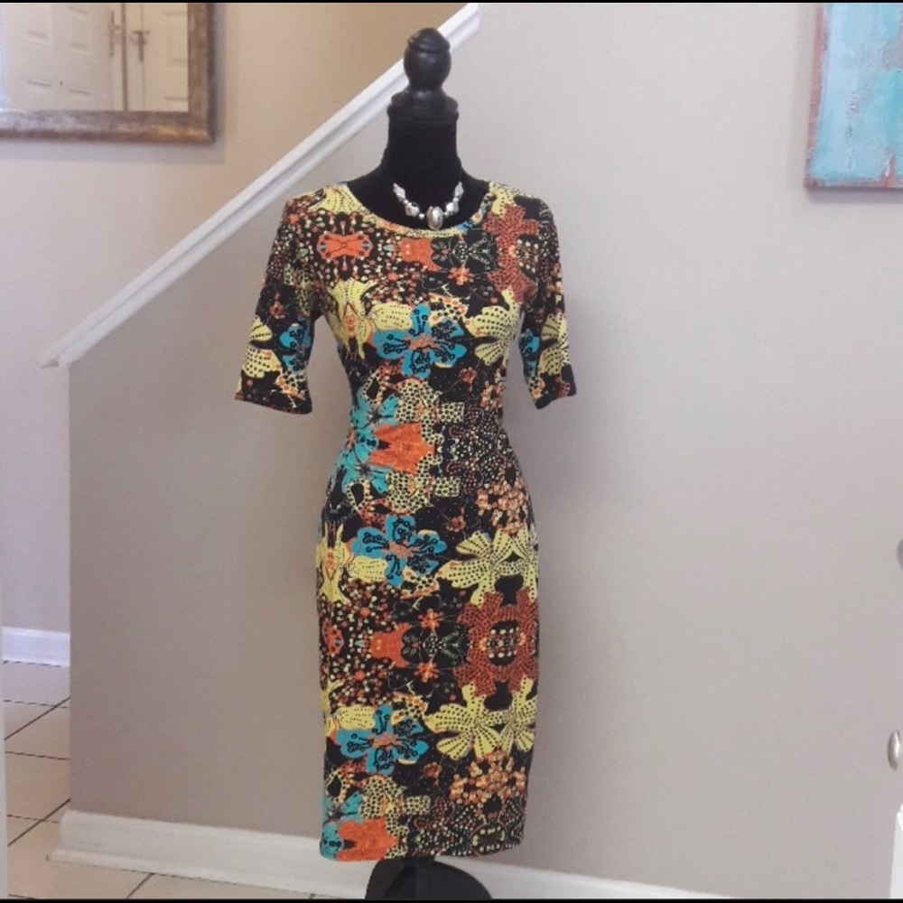 LuLaRoe/ Form Fitting/ Print/ Dress